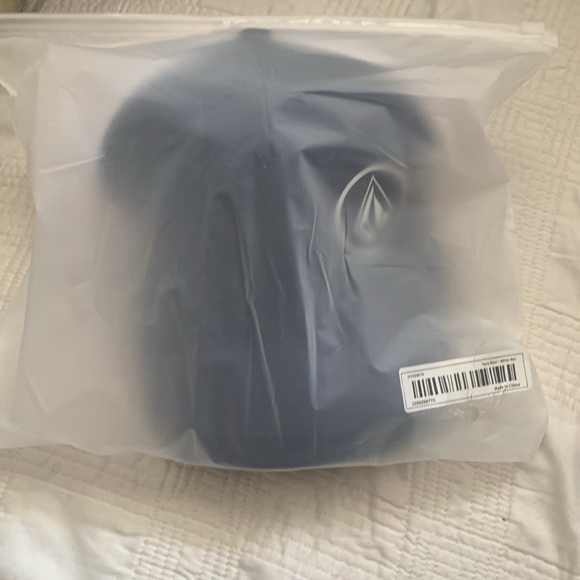 Unisex Mens and Womens Trucker Hat Cap Blue NWT One Size - Picture 8 of 10